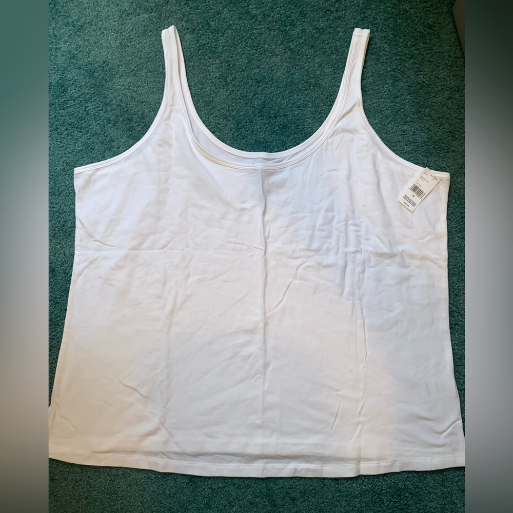 Women’s Sears White Core Tank!